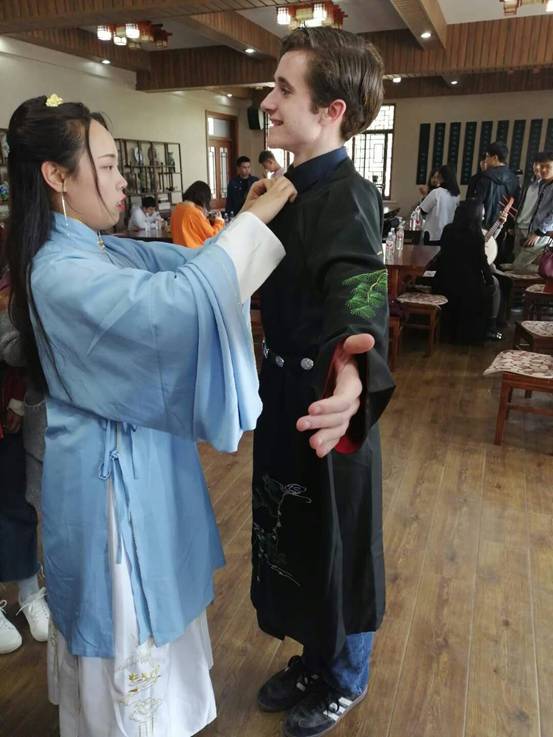 mmexport1556274882908